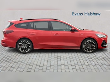 Used Ford Focus 2022 for sale - 76967899: Photo