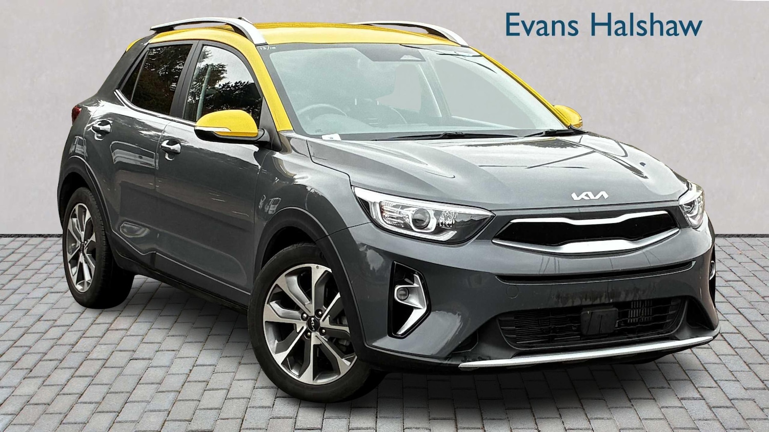 Used Kia Stonic 2023 for sale - 76262326: Photo 1