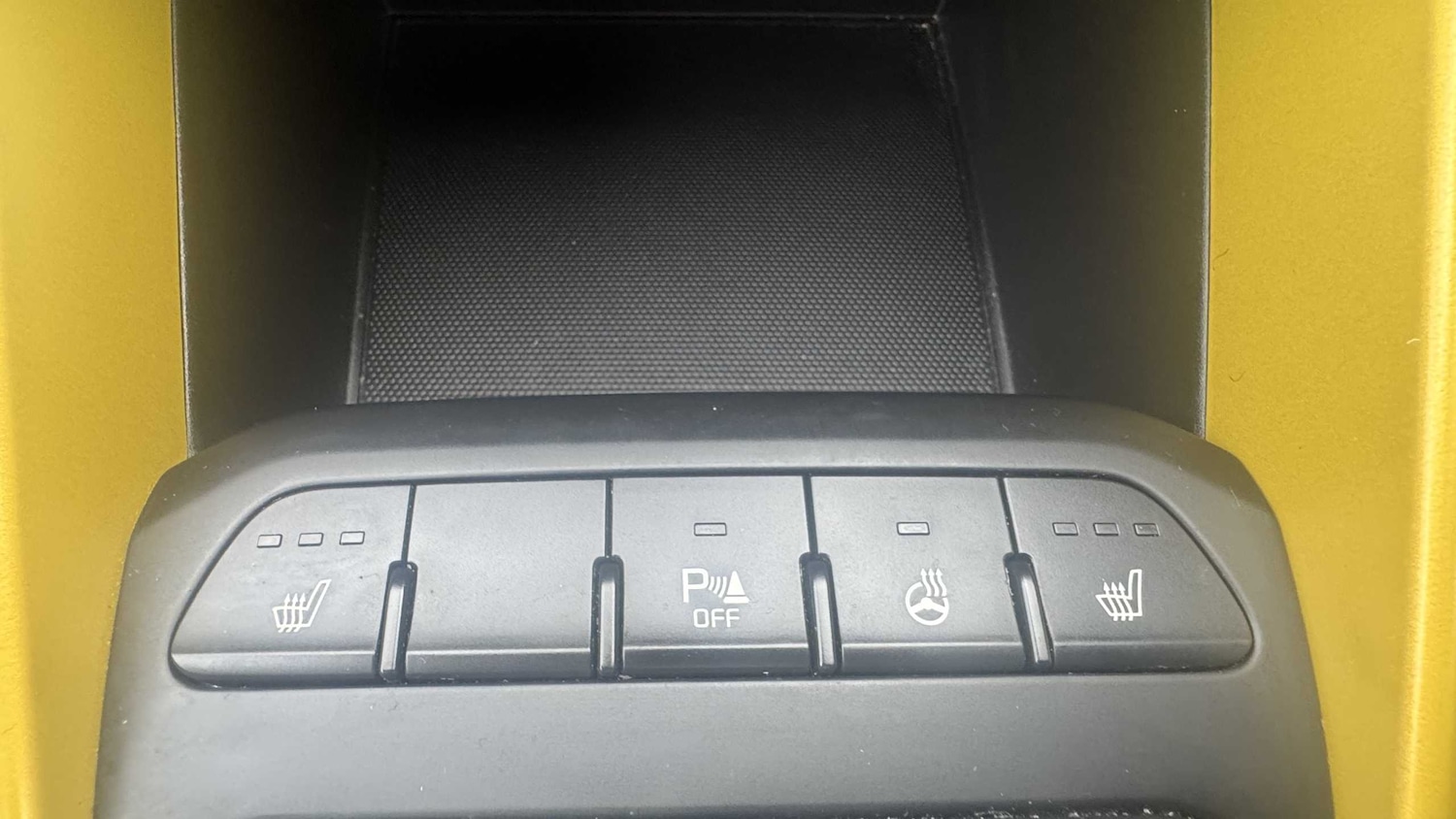 Used Kia Stonic 2023 for sale - 76262326: Photo 11