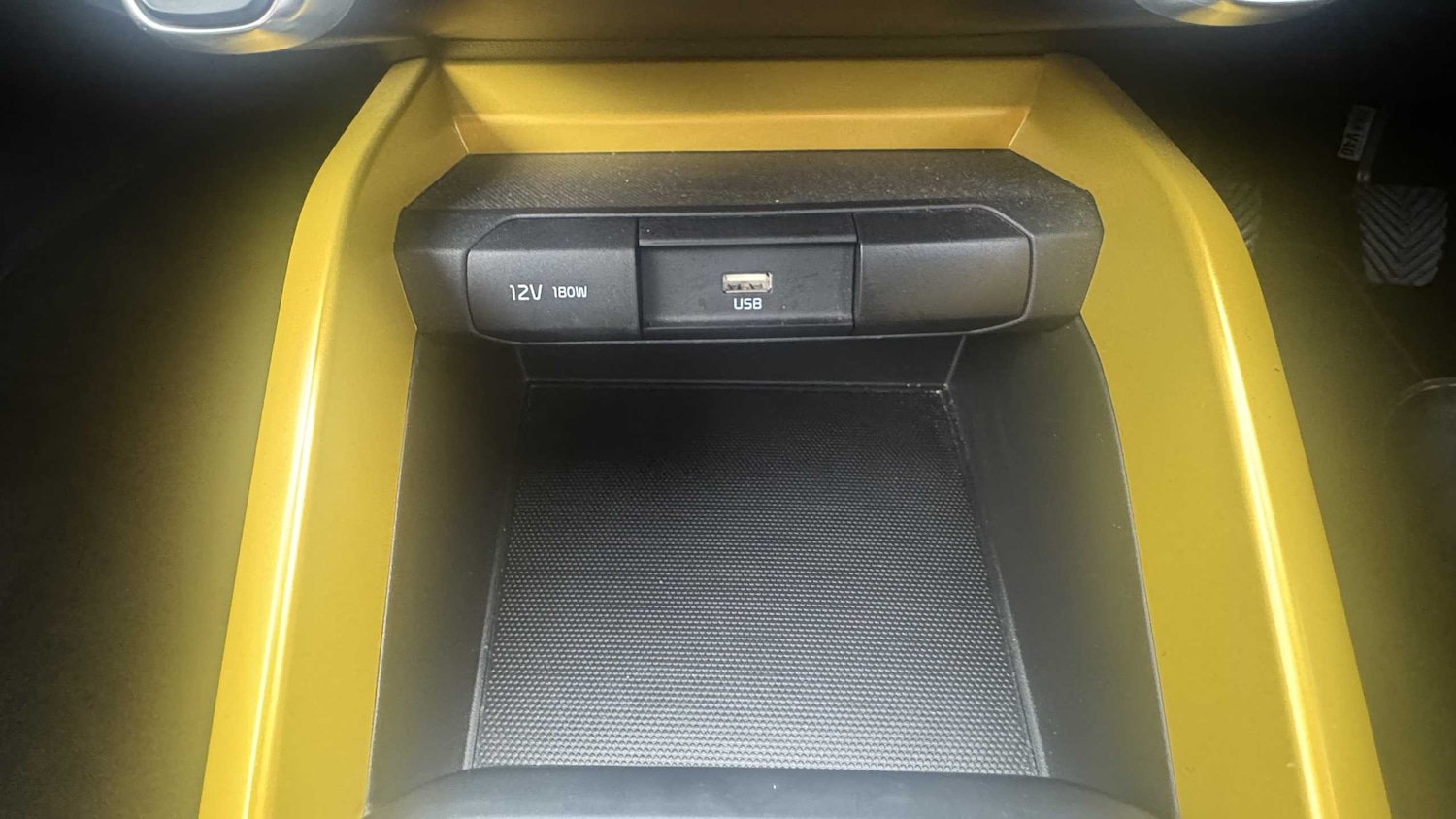 Used Kia Stonic 2023 for sale - 76262326: Photo 12