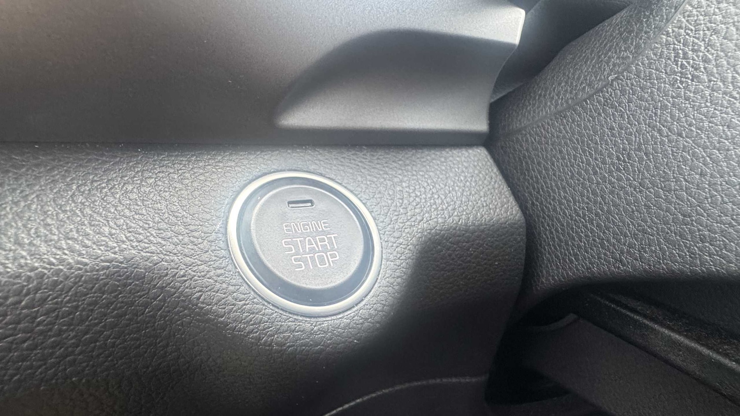 Used Kia Stonic 2023 for sale - 76262326: Photo 14