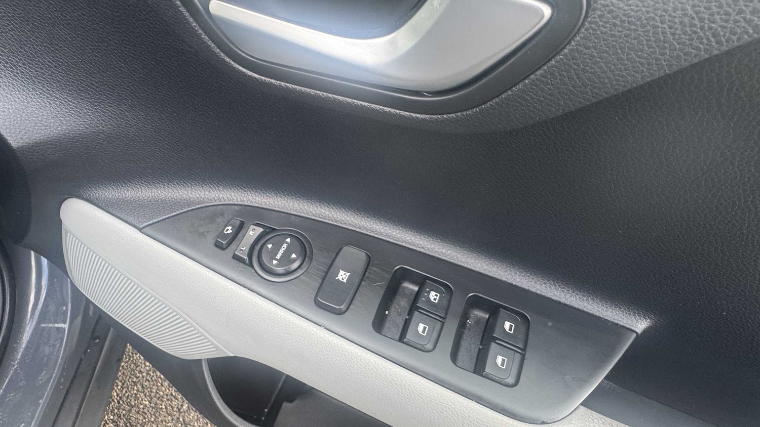 Used Kia Stonic 2023 for sale - 76262326: Photo 22