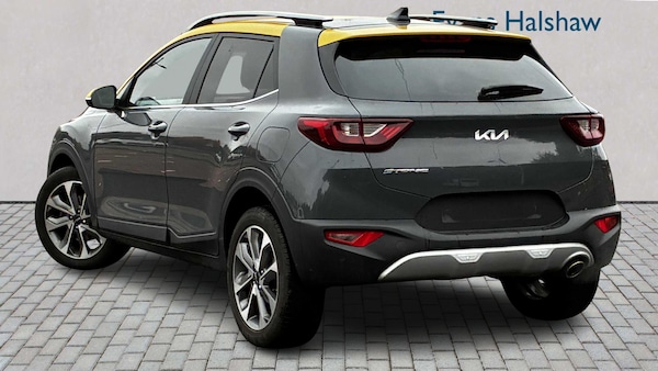 Used Kia Stonic 2023 for sale - 76262326: Photo 2