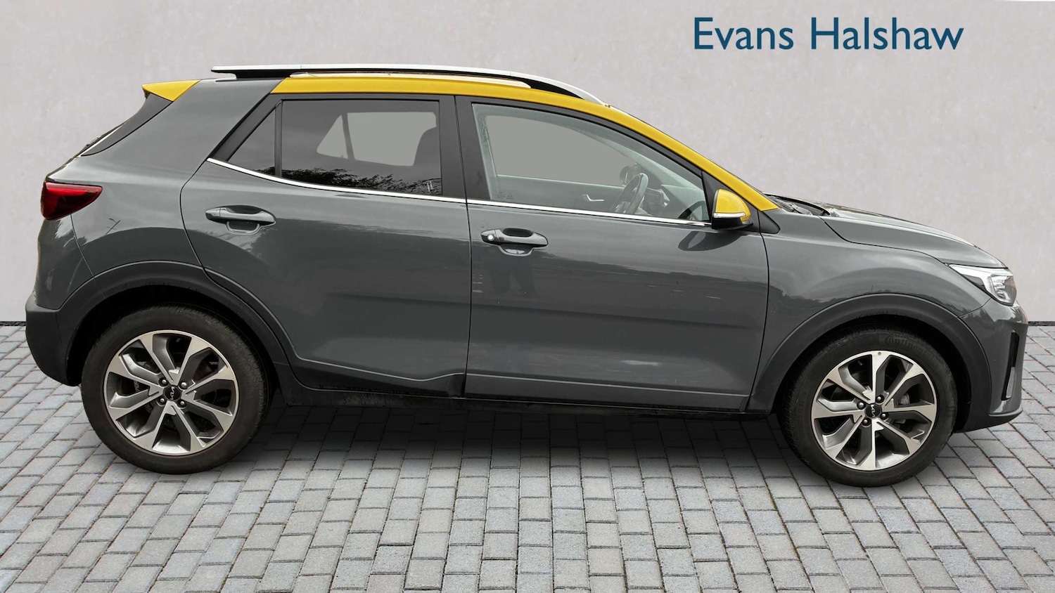 Used Kia Stonic 2023 for sale - 76262326: Photo 3