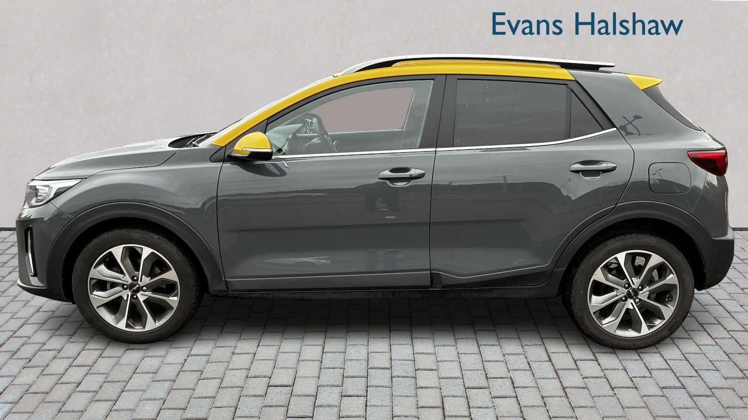 Used Kia Stonic 2023 for sale - 76262326: Photo 5