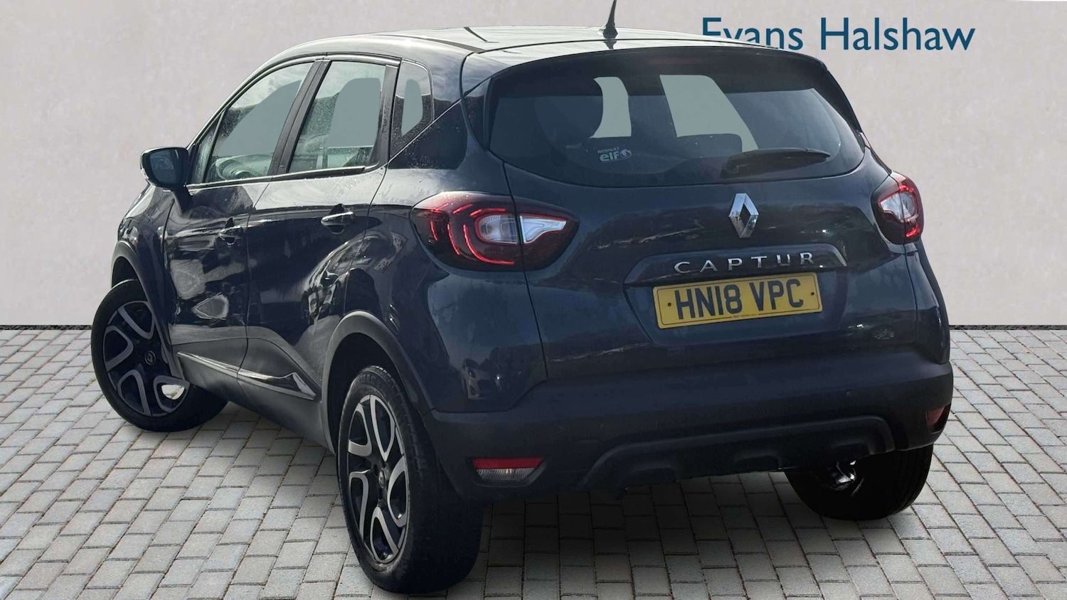 Used Renault Captur 2018 for sale - 77741037: Photo 2