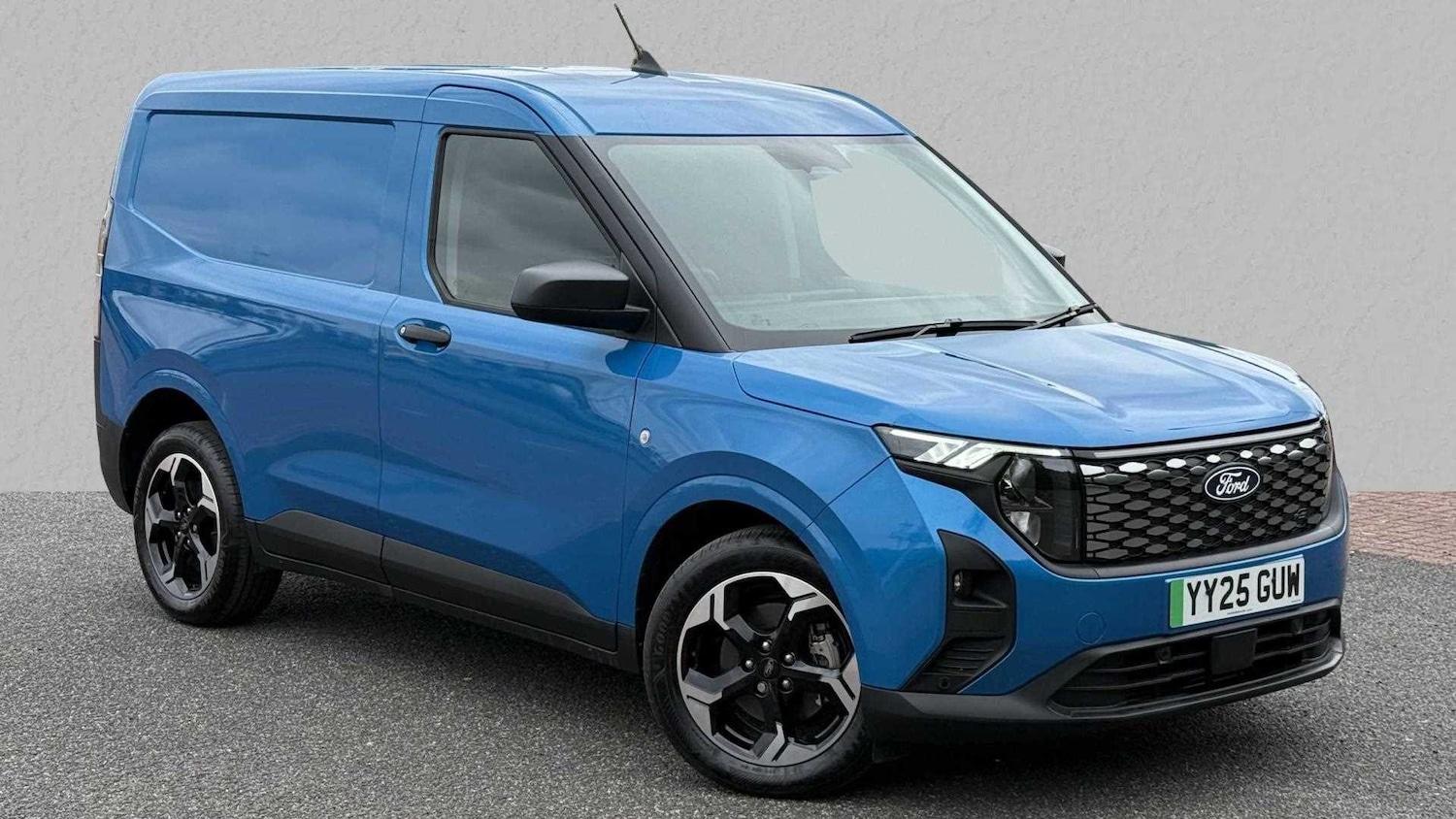 Used Ford E-Transit Courier 2025 for sale - 76272174: Photo 1