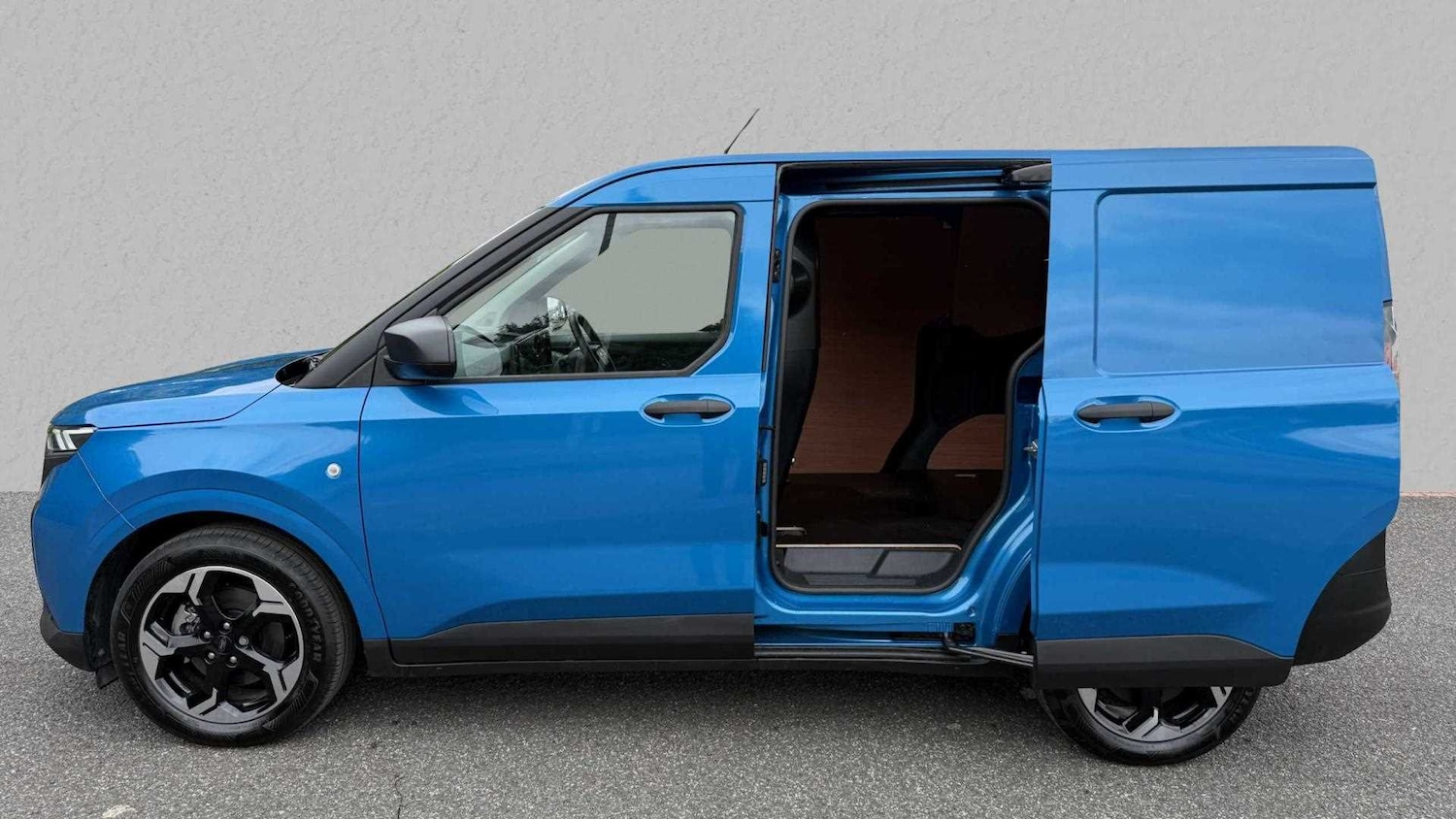 Used Ford E-Transit Courier 2025 for sale - 76272174: Photo 17