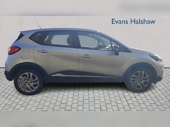 Used Renault Captur 2017 for sale - 76540805: Photo