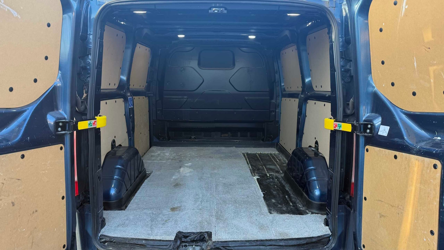 Used Ford Transit Custom 2019 for sale - 77756506: Photo 2