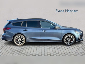 Used Ford Focus 2022 for sale - 76705133: Photo