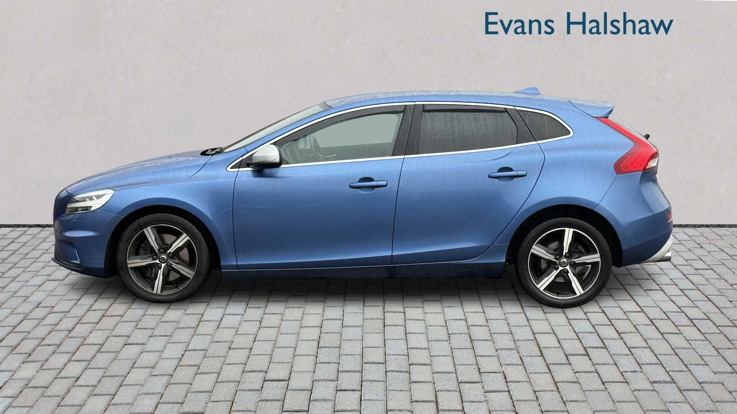 Used Volvo V40 2016 for sale - 76610591: Photo 4