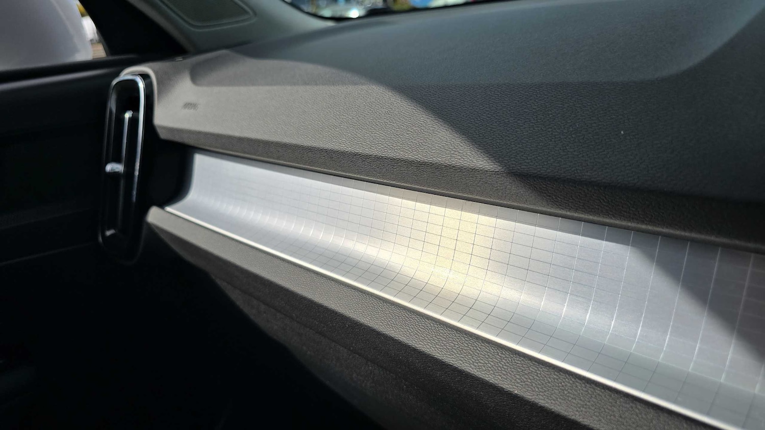 Used Volvo XC40 2022 for sale - 77032136: Photo 2