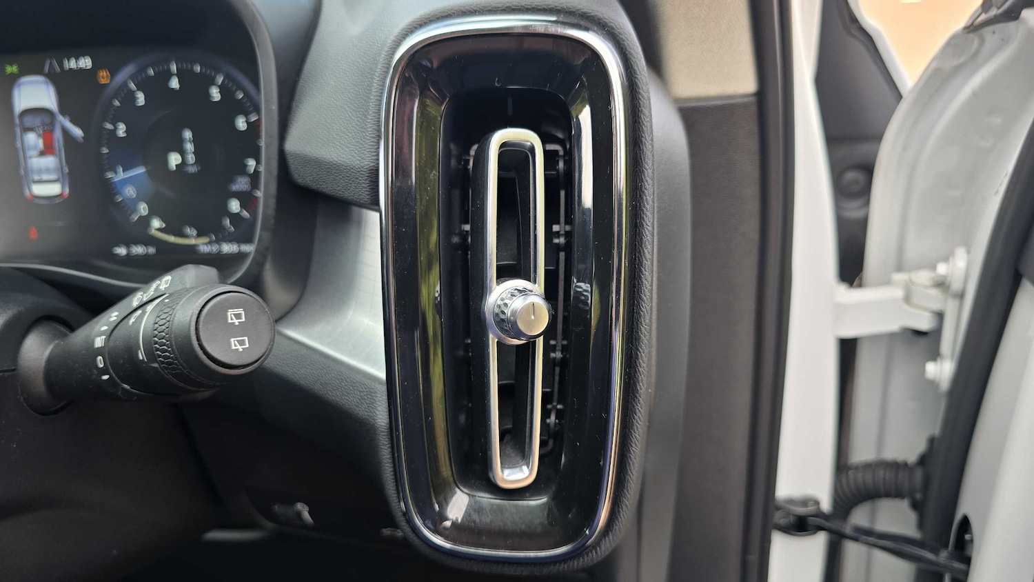 Used Volvo XC40 2022 for sale - 77032136: Photo 6