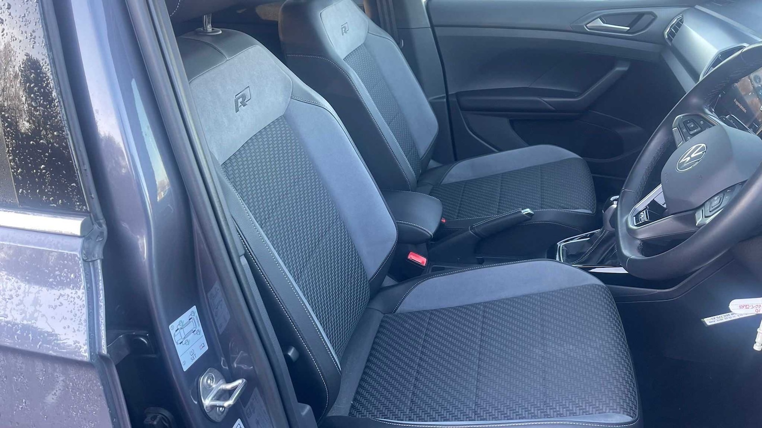 Used Volkswagen T-Cross 2024 for sale - 76732391: Photo 10