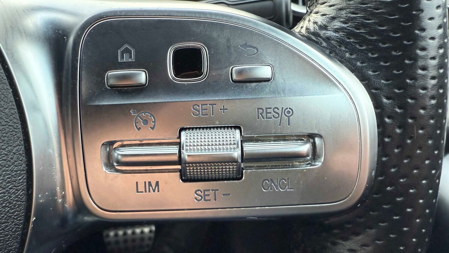 Used Mercedes-Benz CLA 2021 for sale - 76636689: Photo 30