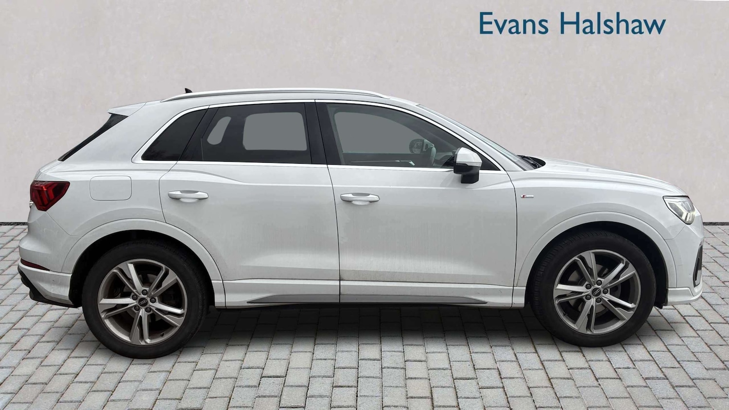 Used Audi Q3 2020 for sale - 77928526: Photo 3