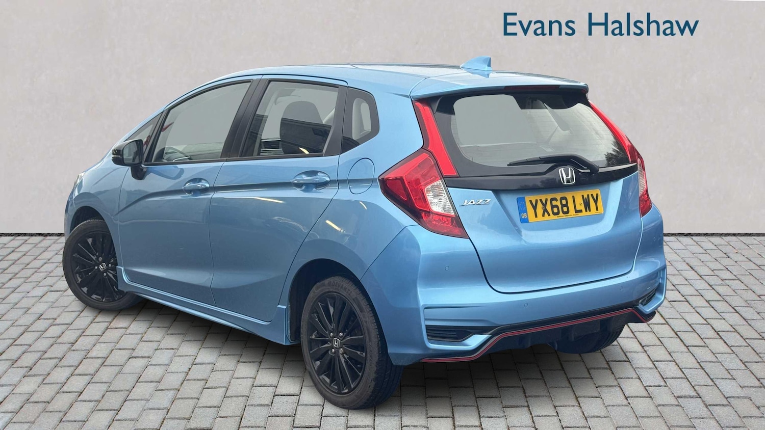 Used Honda Jazz 2018 for sale - 76540822: Photo 2