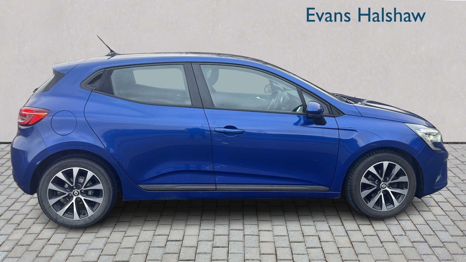 Used Renault Clio 2022 for sale - 76789172: Photo 4