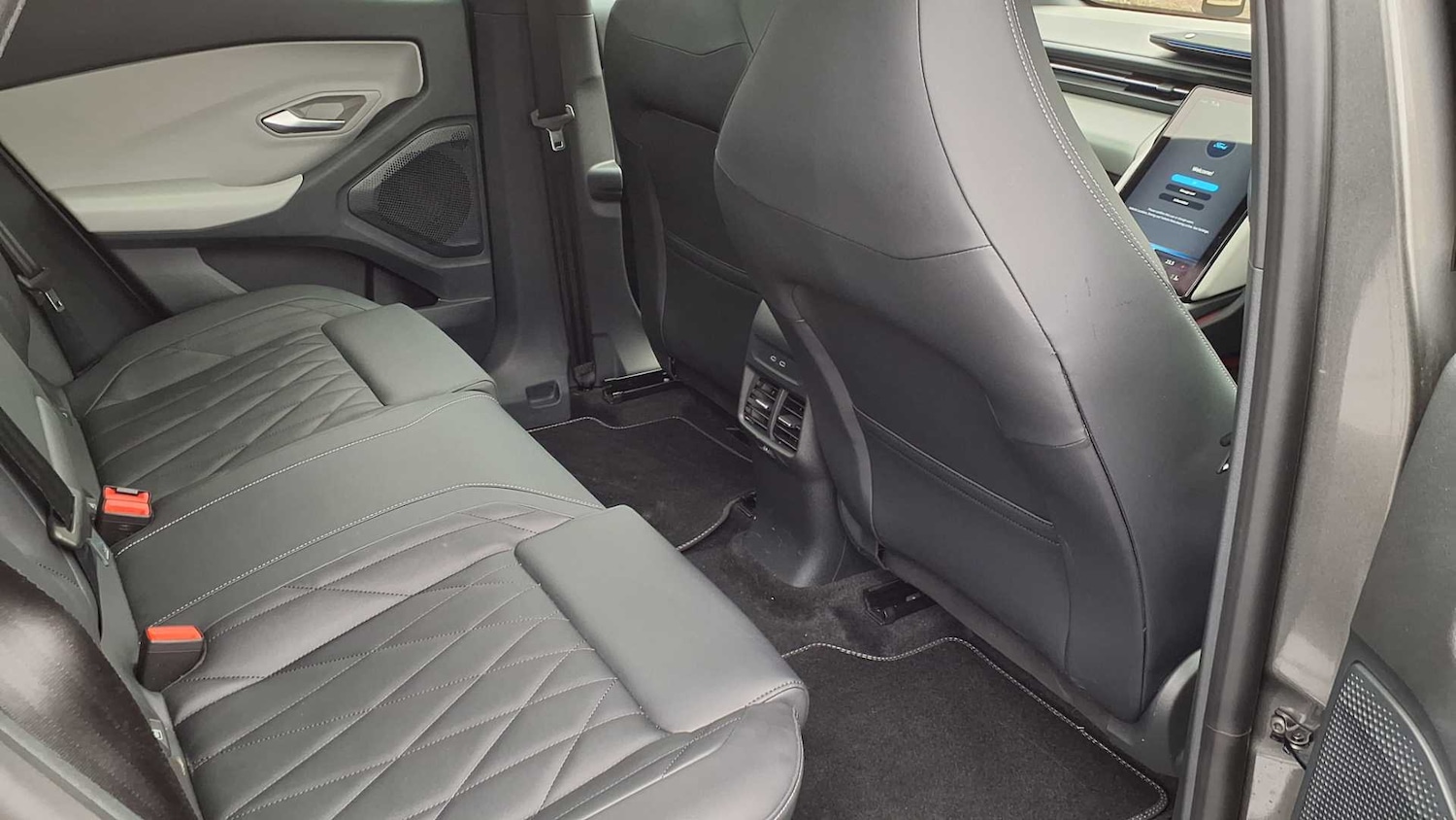 Used Ford Explorer 2024 for sale - 77772101: Photo 15