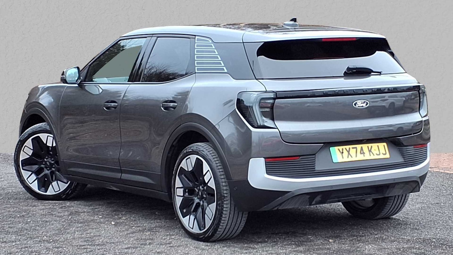 Used Ford Explorer 2024 for sale - 77772101: Photo 2