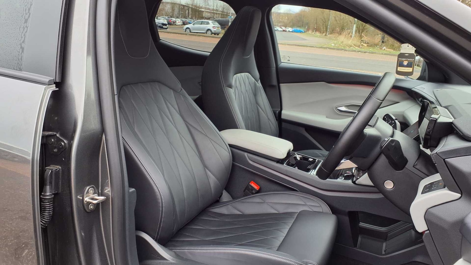 Used Ford Explorer 2024 for sale - 77772101: Photo 20