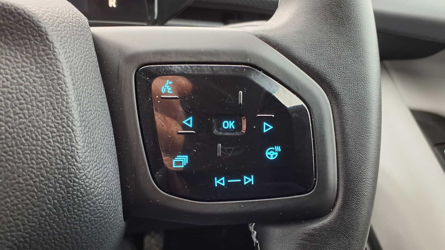 Used Ford Explorer 2024 for sale - 77772101: Photo 25