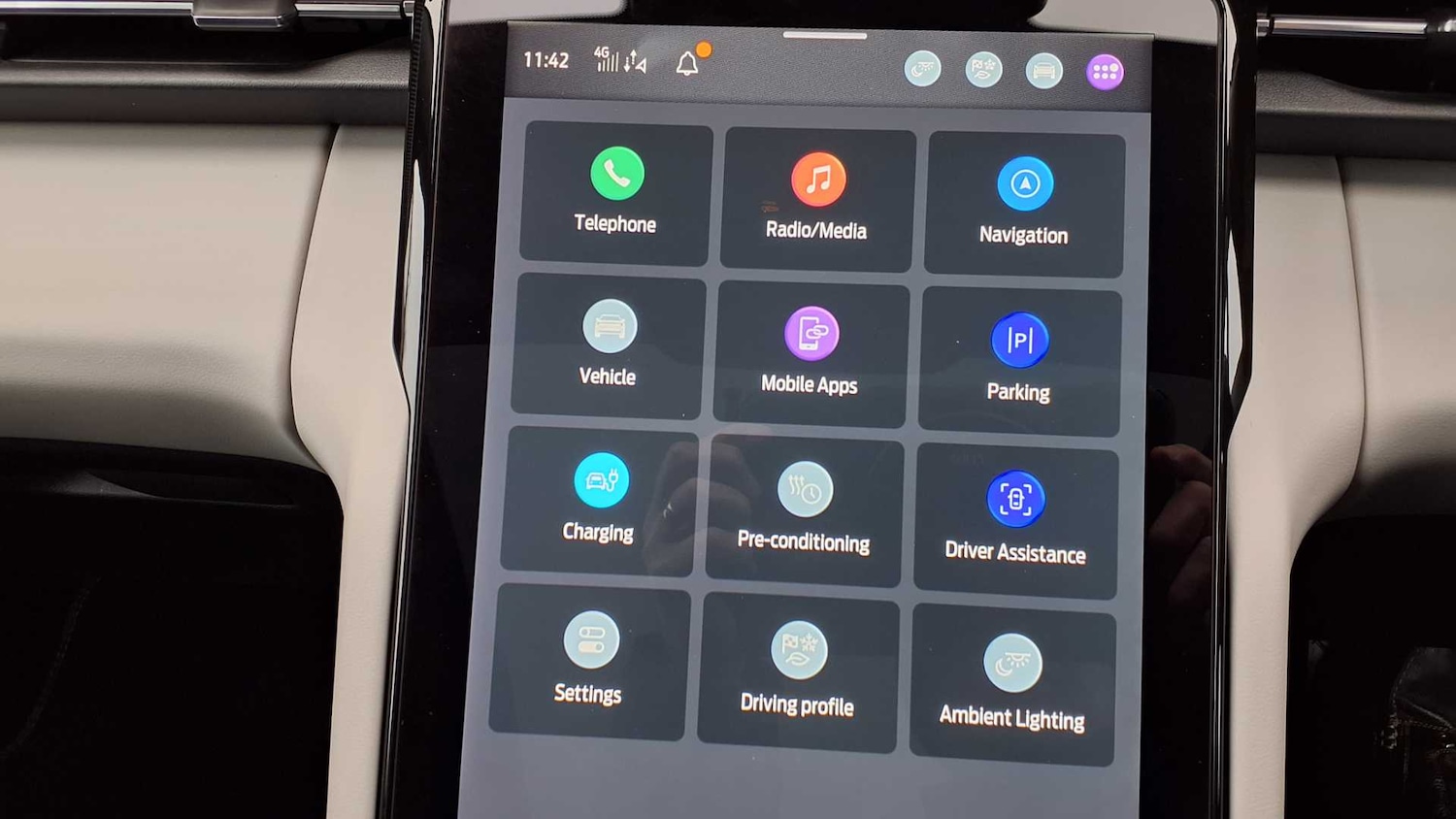 Used Ford Explorer 2024 for sale - 77772101: Photo 31