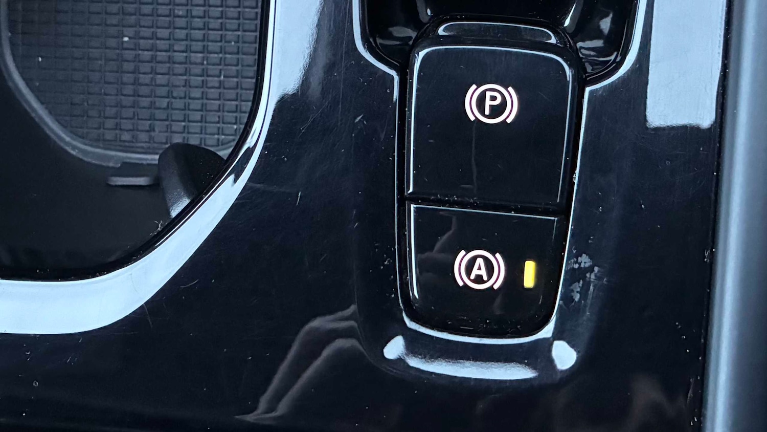 Used Volvo XC40 2020 for sale - 76789263: Photo 25