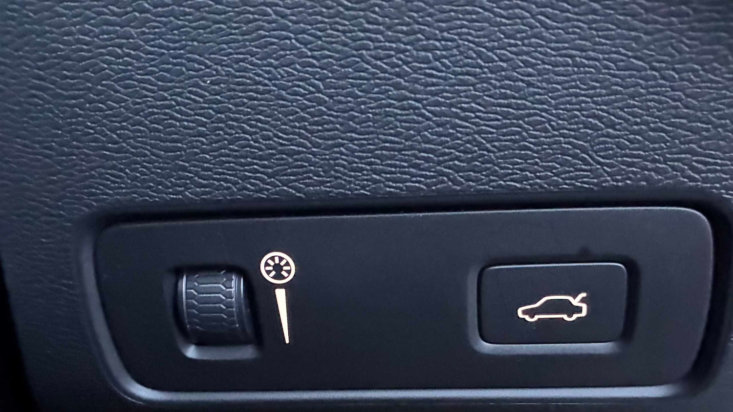 Used Volvo XC40 2020 for sale - 76789263: Photo 29