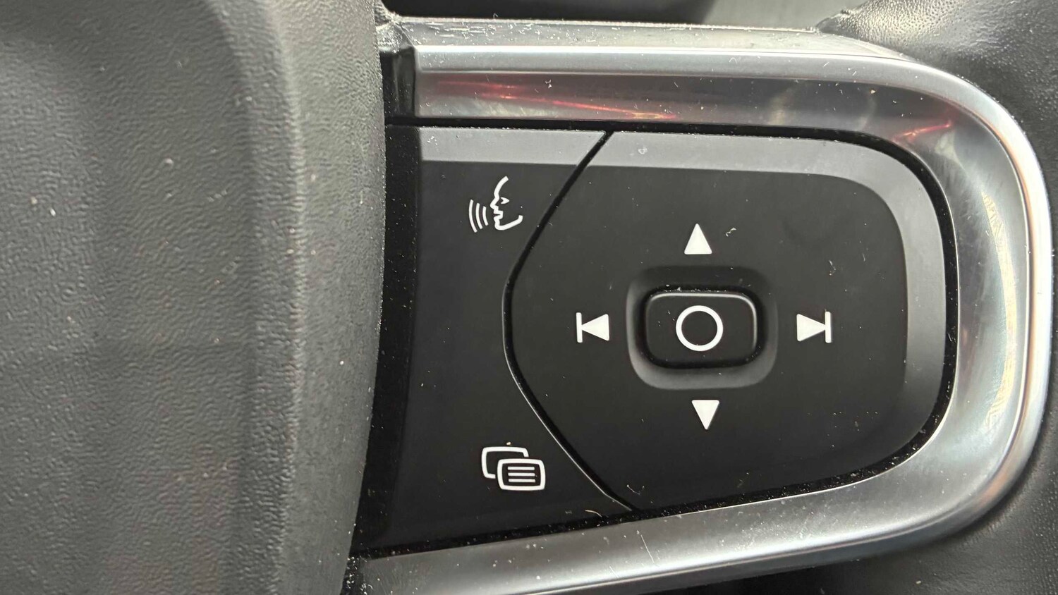 Used Volvo XC40 2020 for sale - 76636697: Photo 32