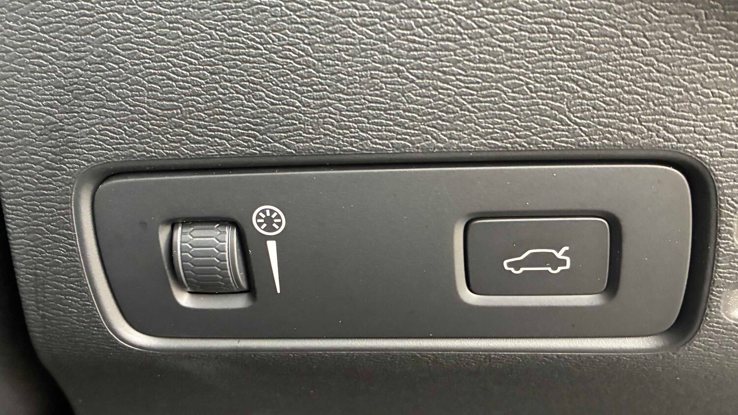 Used Volvo XC40 2020 for sale - 76636697: Photo 33