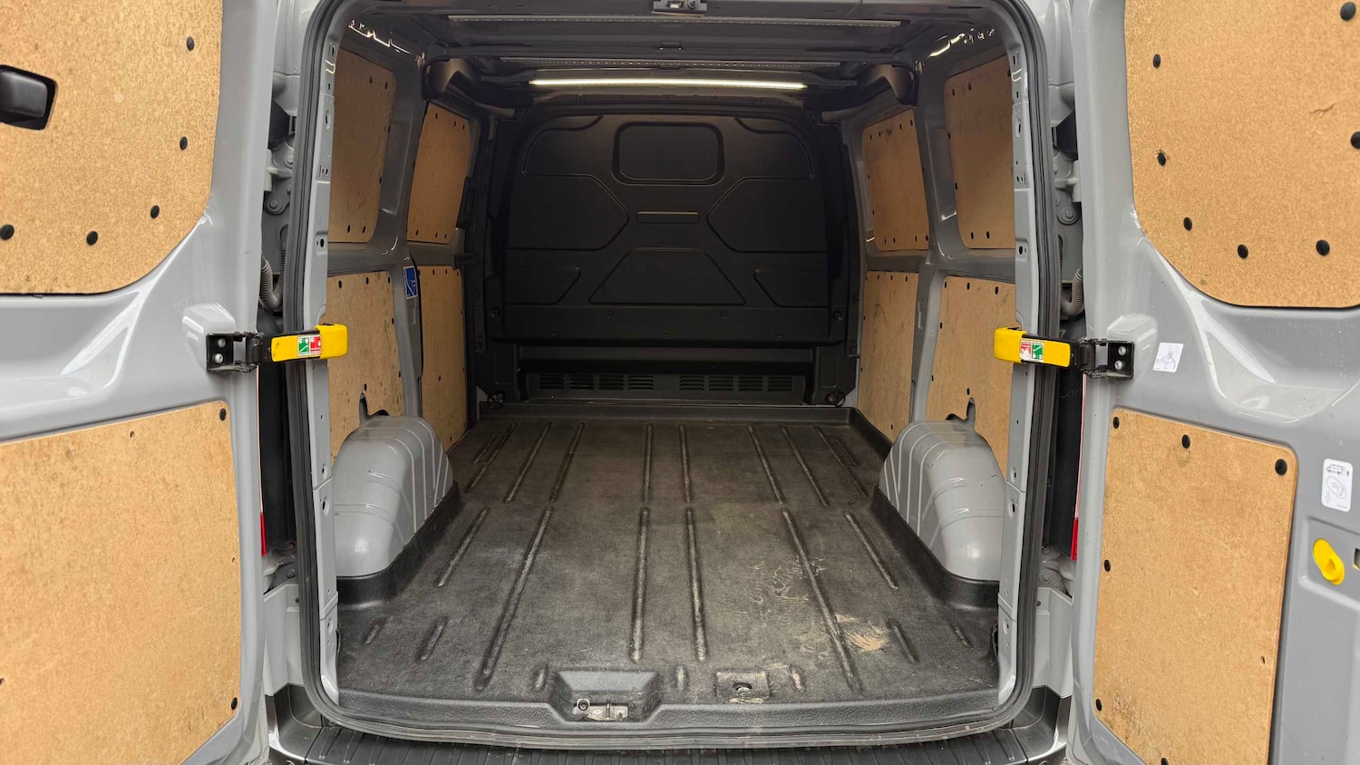 Used Ford Transit Custom 2023 for sale - 77615417: Photo 3