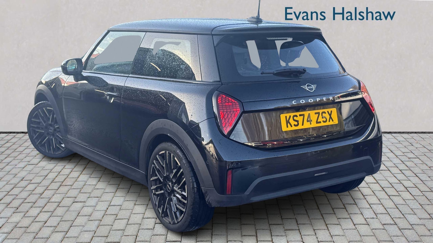 Used MINI Cooper 2024 for sale - 76718074: Photo 2