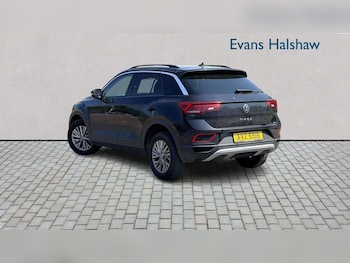 Used Volkswagen T-Roc 2023 for sale - 79190172: Photo