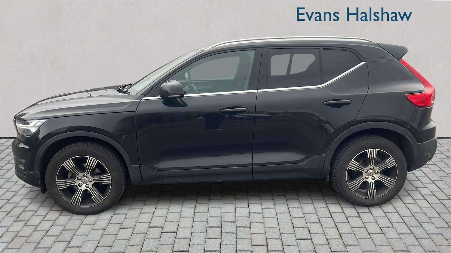 Used Volvo XC40 2018 for sale - 77686424: Photo 3