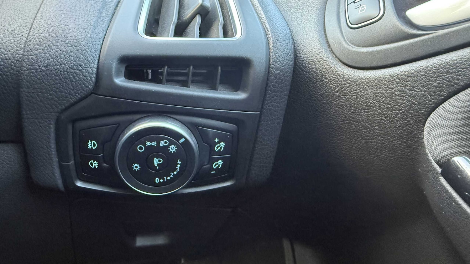Used Ford Focus 2015 for sale - 76373770: Photo 24