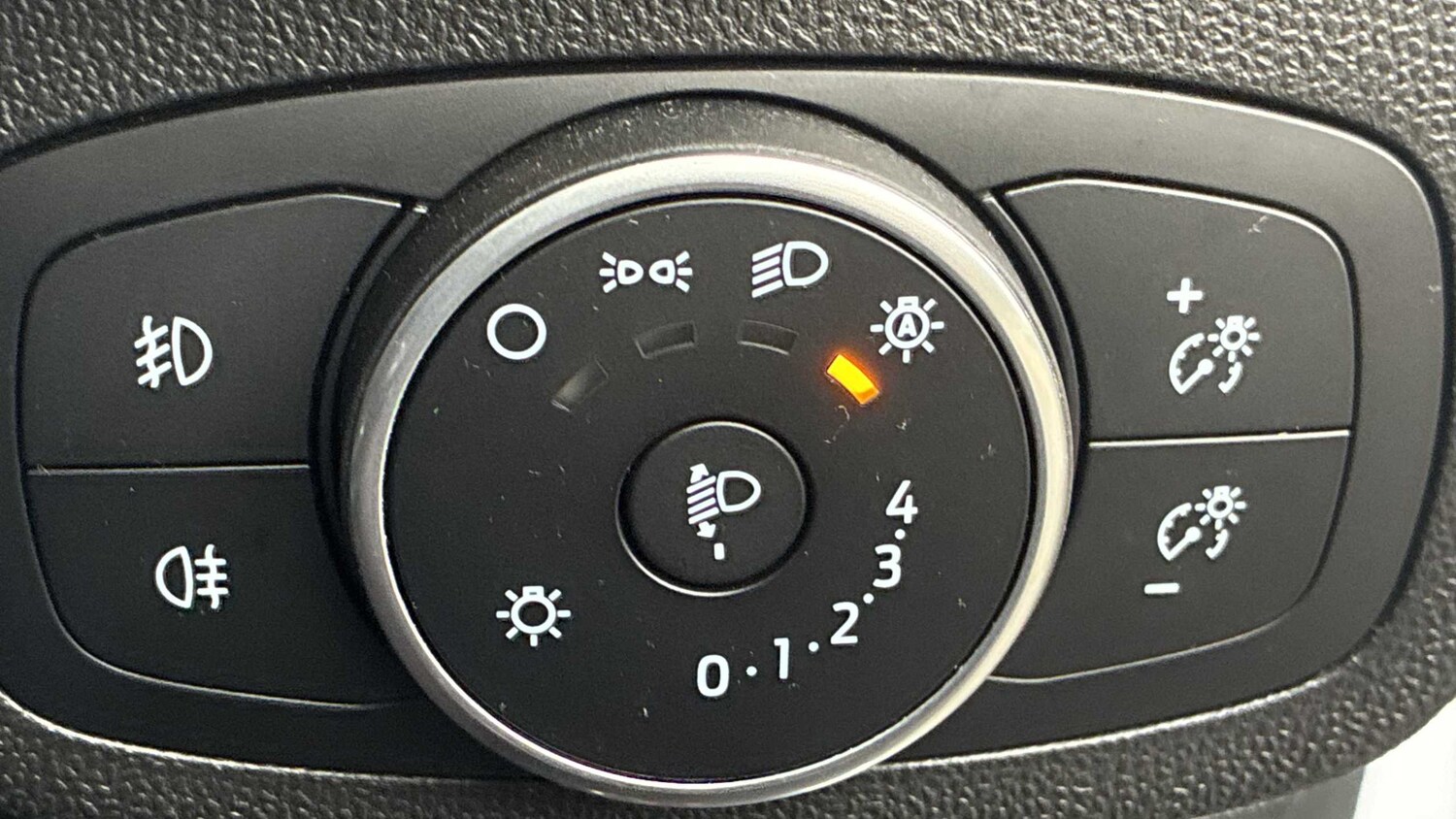 Used Ford Fiesta 2018 for sale - 76390658: Photo 31