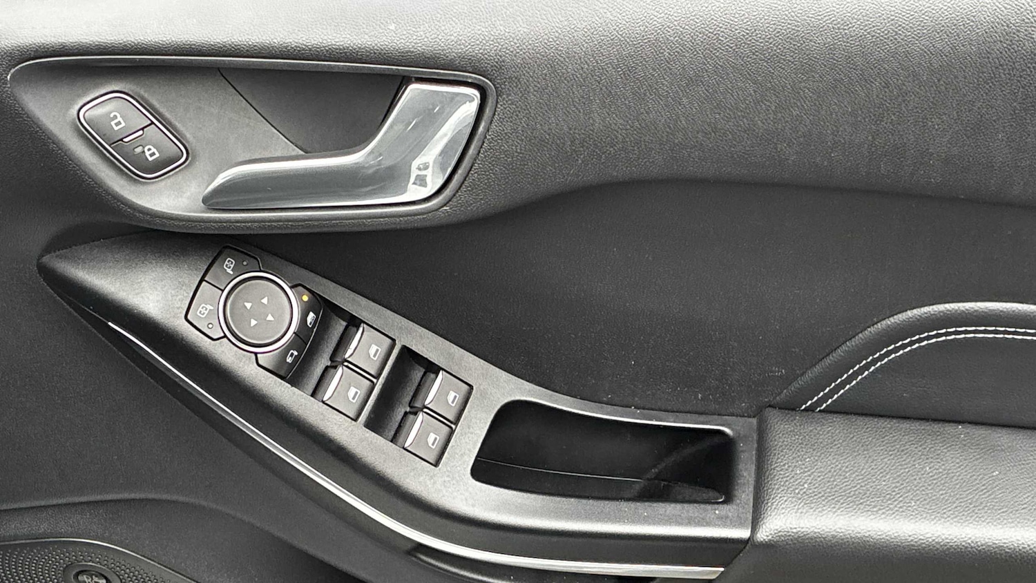 Used Ford Fiesta 2018 for sale - 76390658: Photo 32