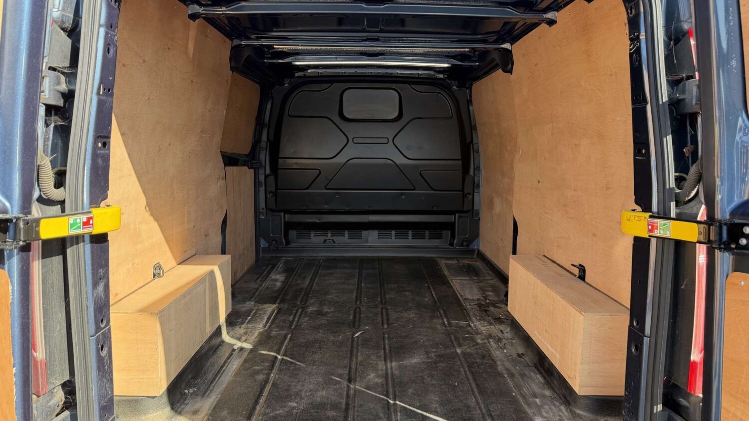 Used Ford Transit Custom for sale - 78104677: Photo 6