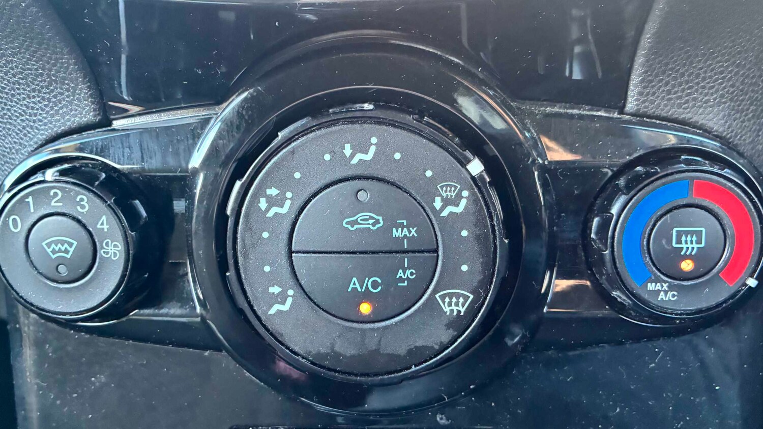 Used Ford Fiesta 2014 for sale - 77103096: Photo 8