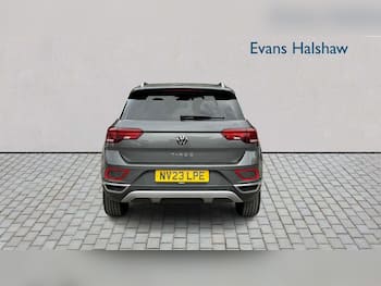 Used Volkswagen T-Roc 2023 for sale - 79745223: Photo