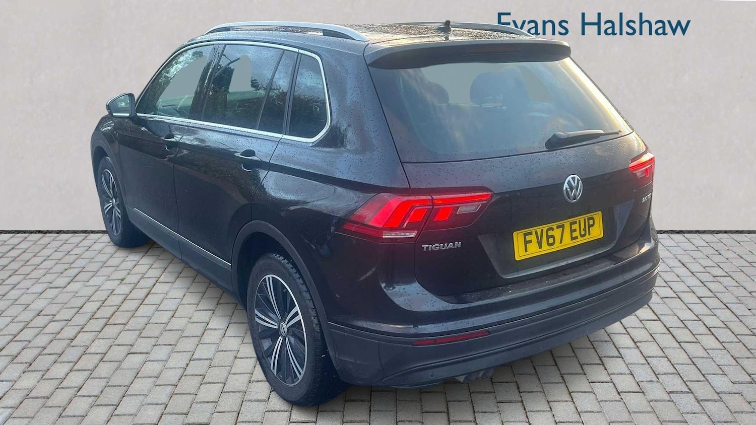 Used Volkswagen Tiguan 2017 for sale - 76460046: Photo 2