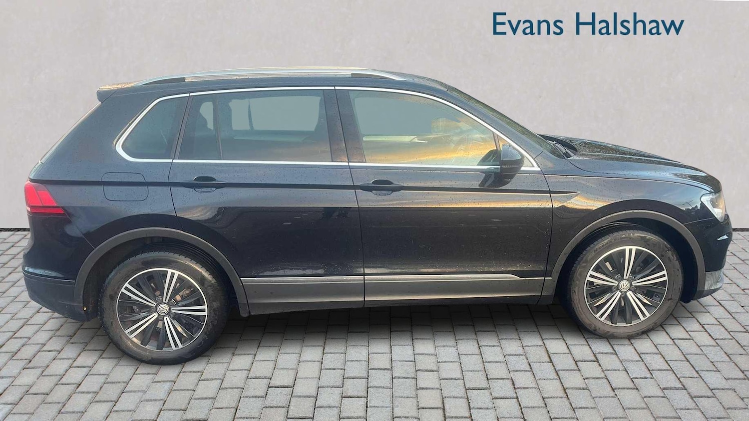 Used Volkswagen Tiguan 2017 for sale - 76460046: Photo 3