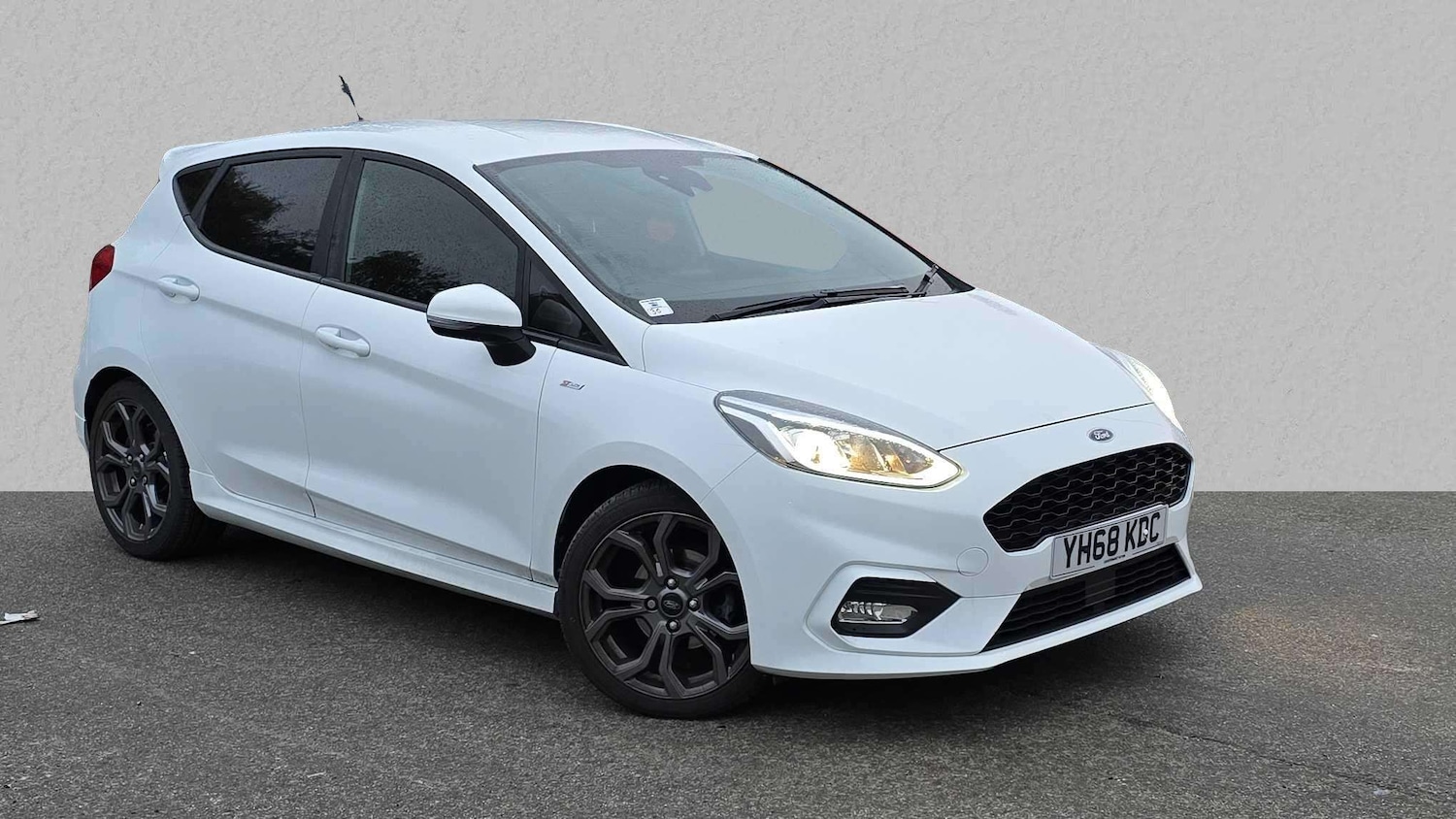 Used Ford Fiesta 2019 for sale - 76156235: Photo 1