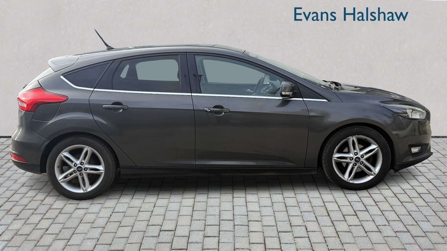 Used Ford Focus 2017 for sale - 78037378: Photo 4