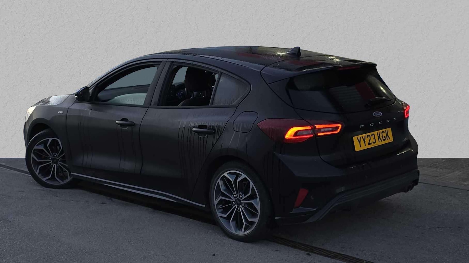 Used Ford Focus 2023 for sale - 76045144: Photo 2