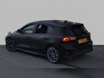 Used Ford Focus 2023 for sale - 76045144: Photo 2