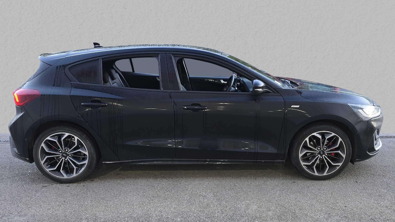 Used Ford Focus 2023 for sale - 76045144: Photo 3