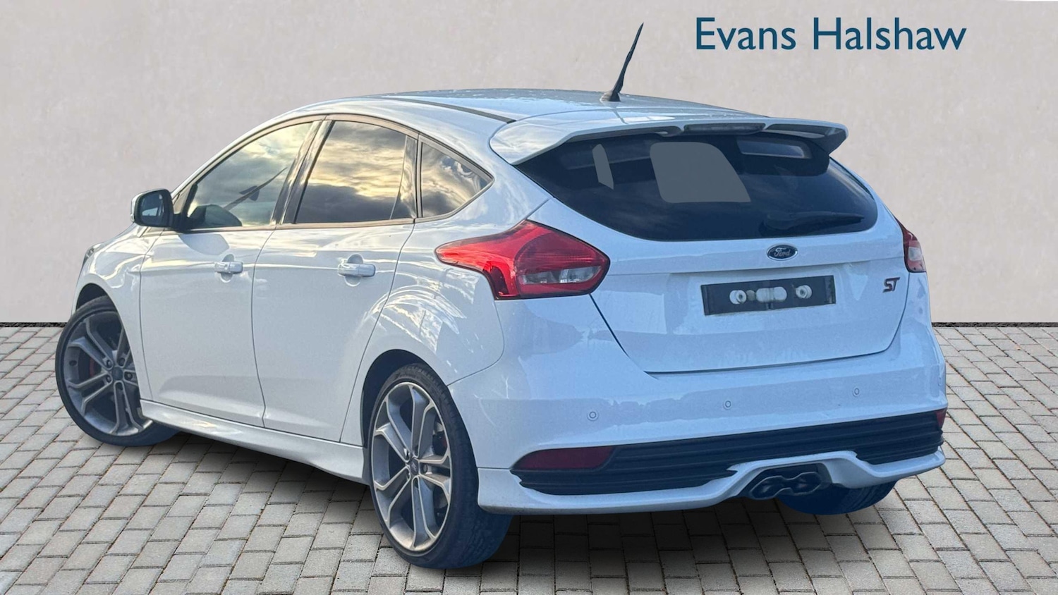 Used Ford Focus 2016 for sale - 76661919: Photo 2